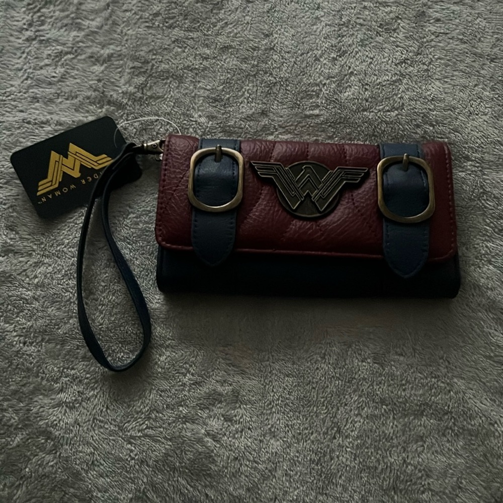 DC Comics Wonder Woman Front Flap Satchel Clutch Wallet with Wrist Strap